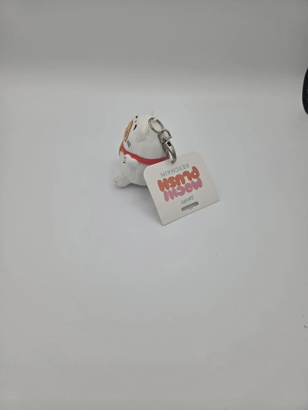 Smoko Mochi White Cat Plush Keychain Keyring, Red Green Yellow Brown, Modern